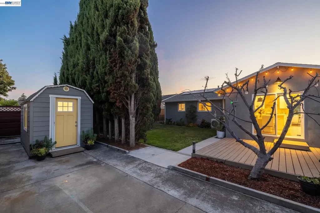 4742 El Rey Avenue Fremont CA 94536