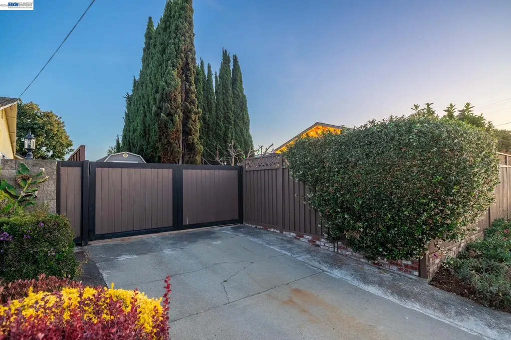 4742 El Rey Avenue Fremont CA 94536