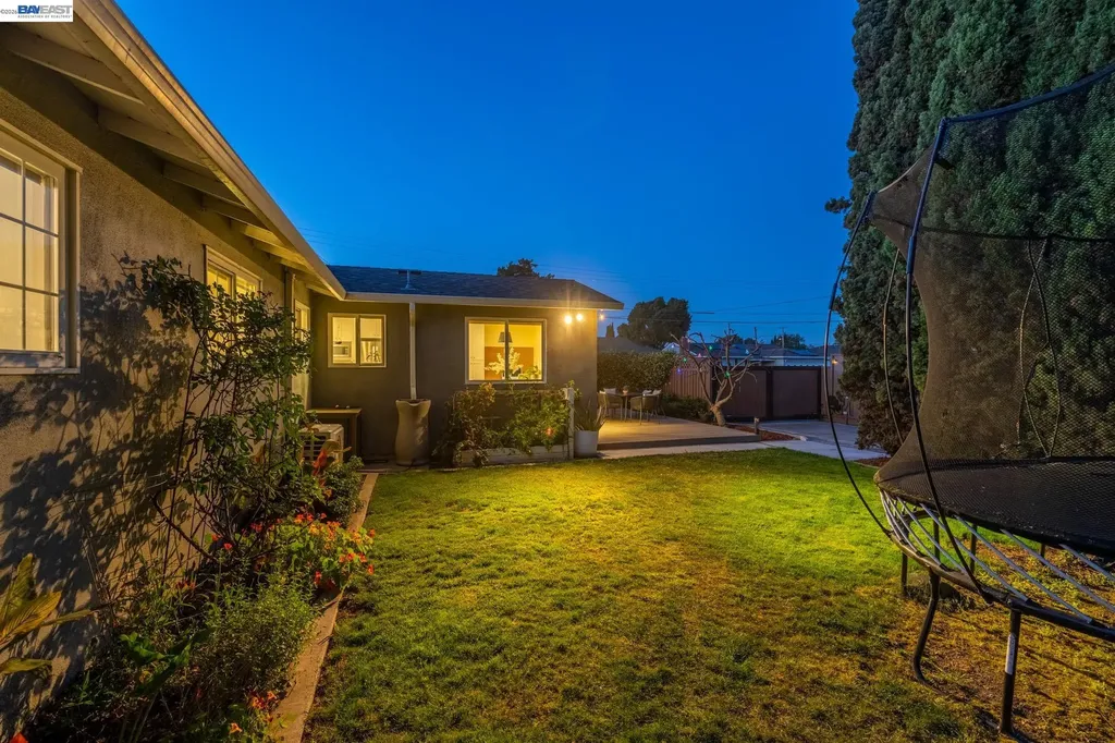 4742 El Rey Avenue Fremont CA 94536