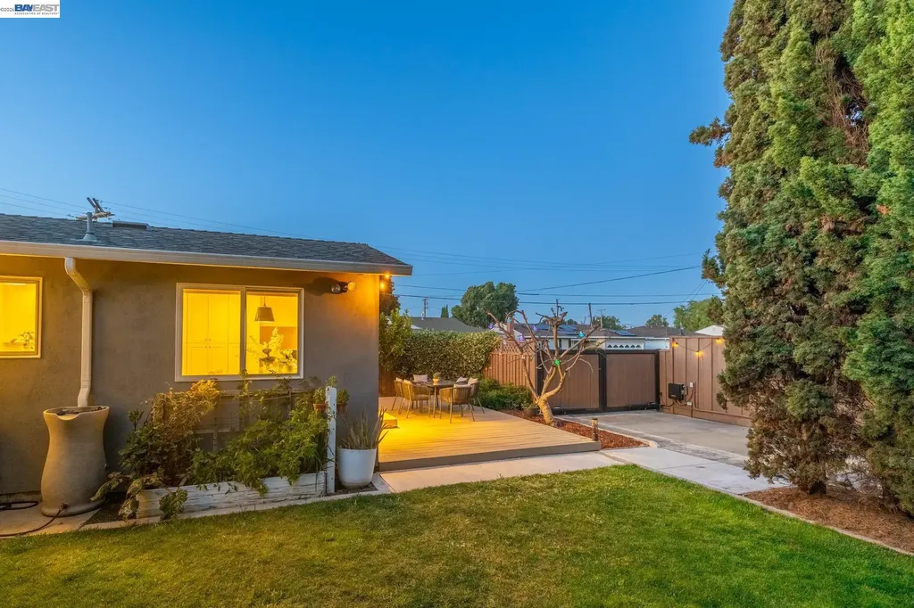 4742 El Rey Avenue Fremont CA 94536