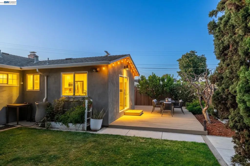 4742 El Rey Avenue Fremont CA 94536