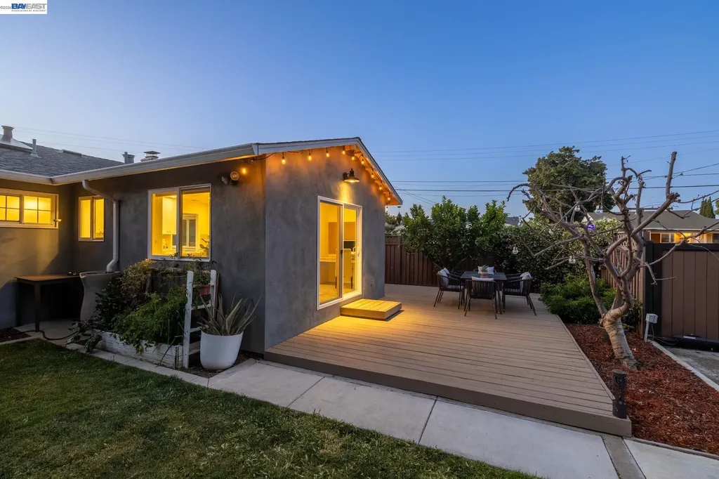 4742 El Rey Avenue Fremont CA 94536