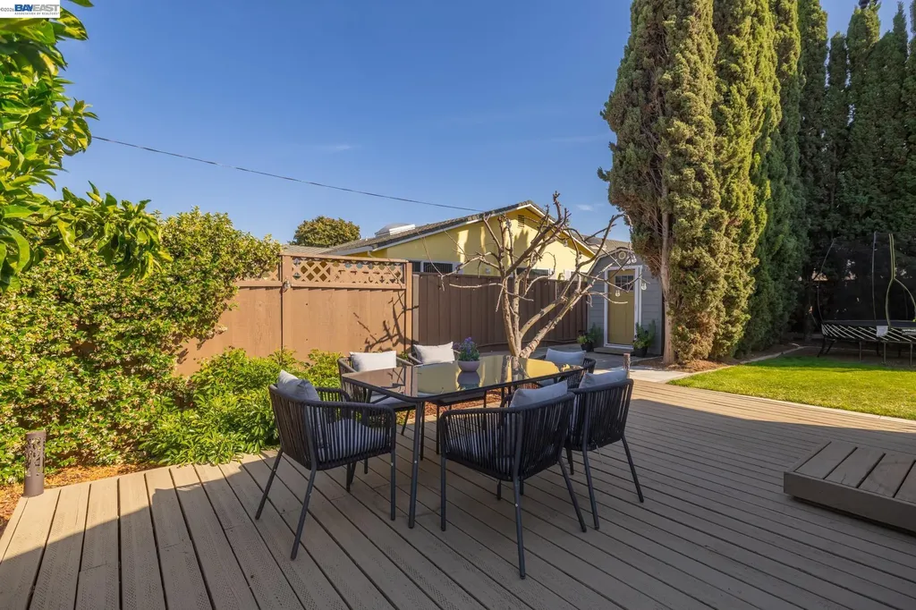 4742 El Rey Avenue Fremont CA 94536