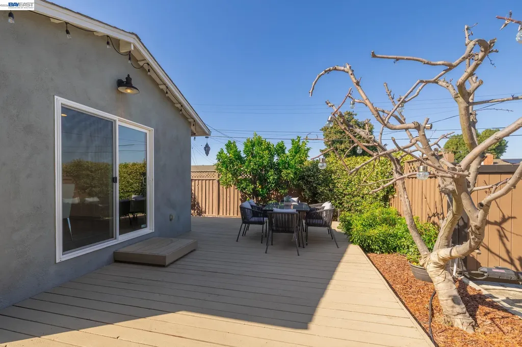 4742 El Rey Avenue Fremont CA 94536