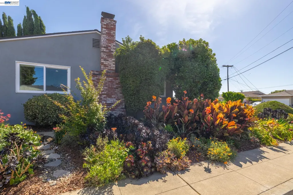 4742 El Rey Avenue Fremont CA 94536