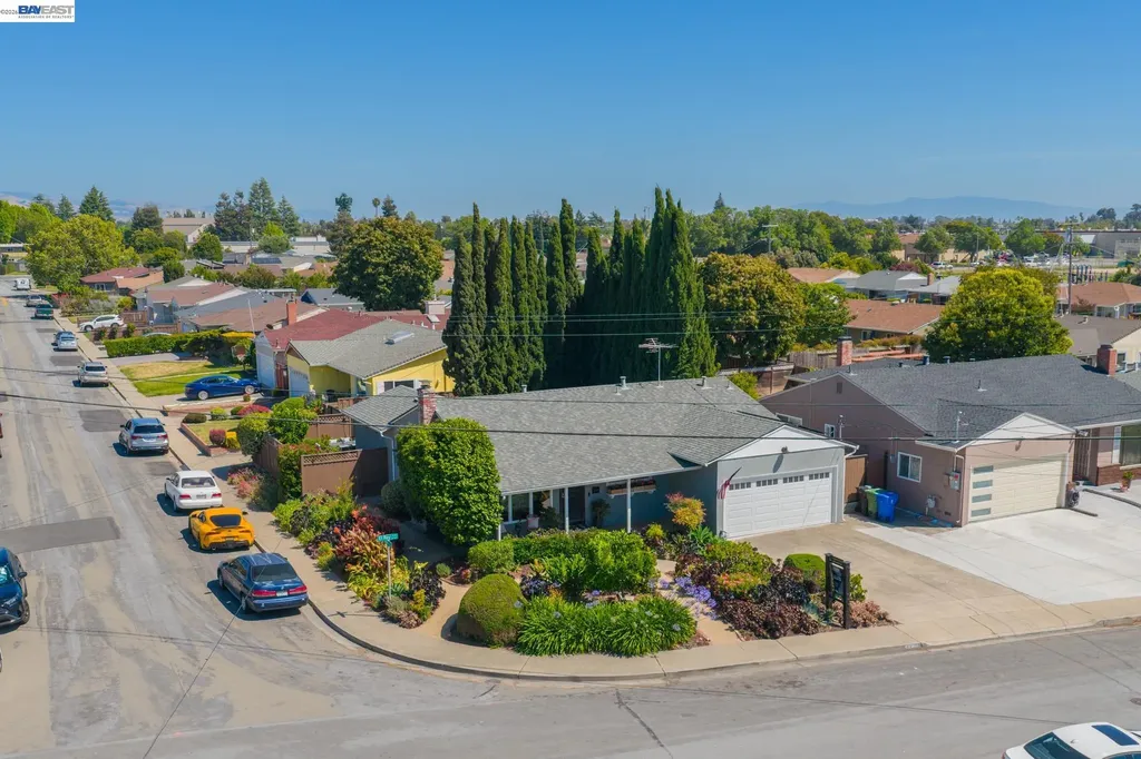 4742 El Rey Avenue Fremont CA 94536