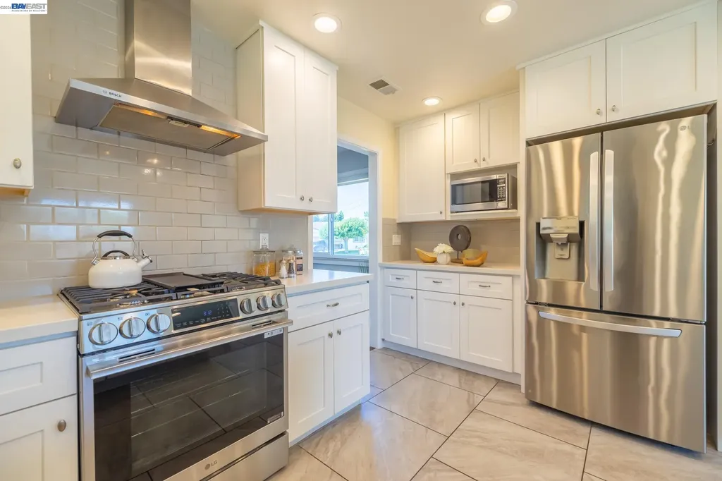 4742 El Rey Avenue Fremont CA 94536
