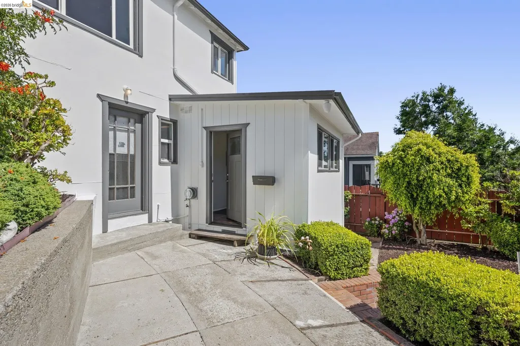 1711 Santa Clara Street Richmond CA 94804