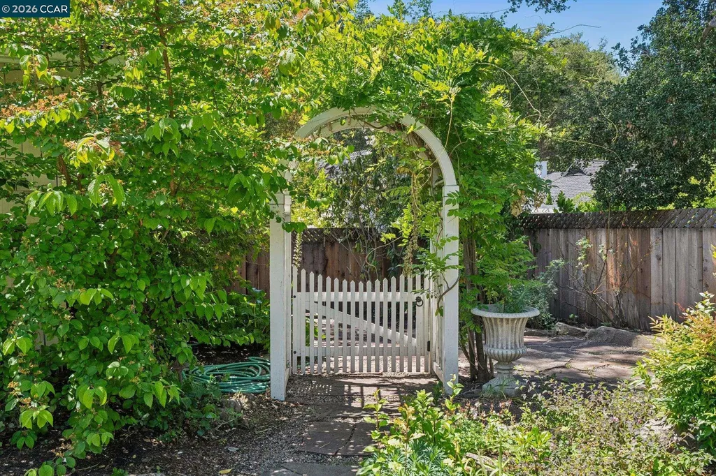 1720 Alameda Diablo Diablo CA 94528