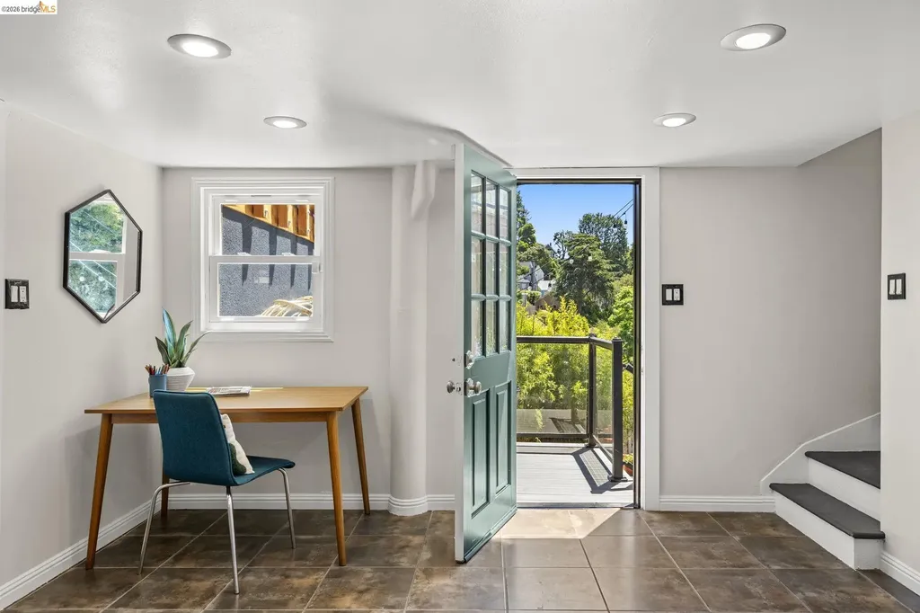 791 Santa Ray Avenue Oakland CA 94610