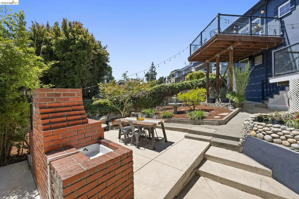 791 Santa Ray Avenue Oakland CA 94610