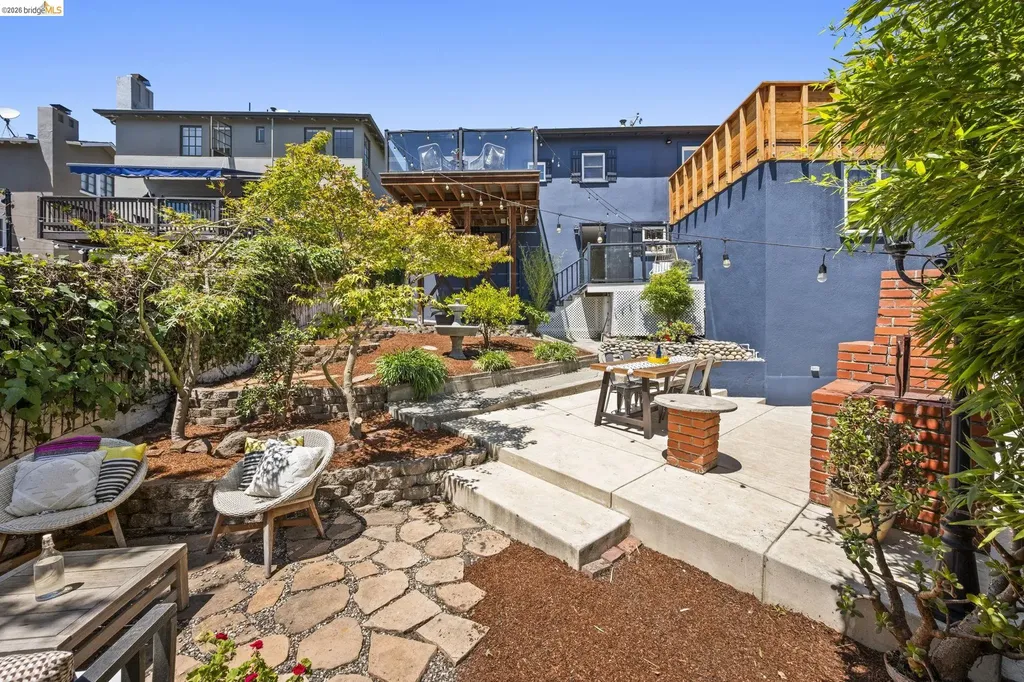 791 Santa Ray Avenue Oakland CA 94610