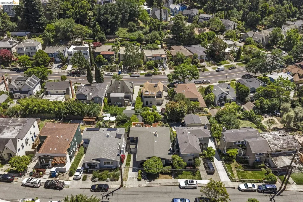 791 Santa Ray Avenue Oakland CA 94610