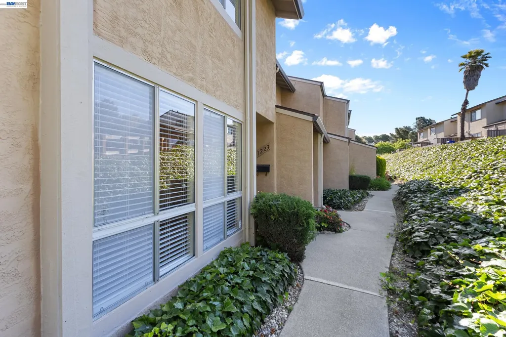 1223 Marionola Way Pinole CA 94564