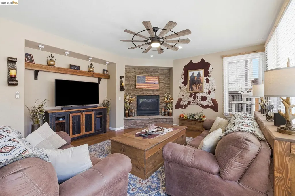 3438 Keystone Loop Discovery Bay CA 94505