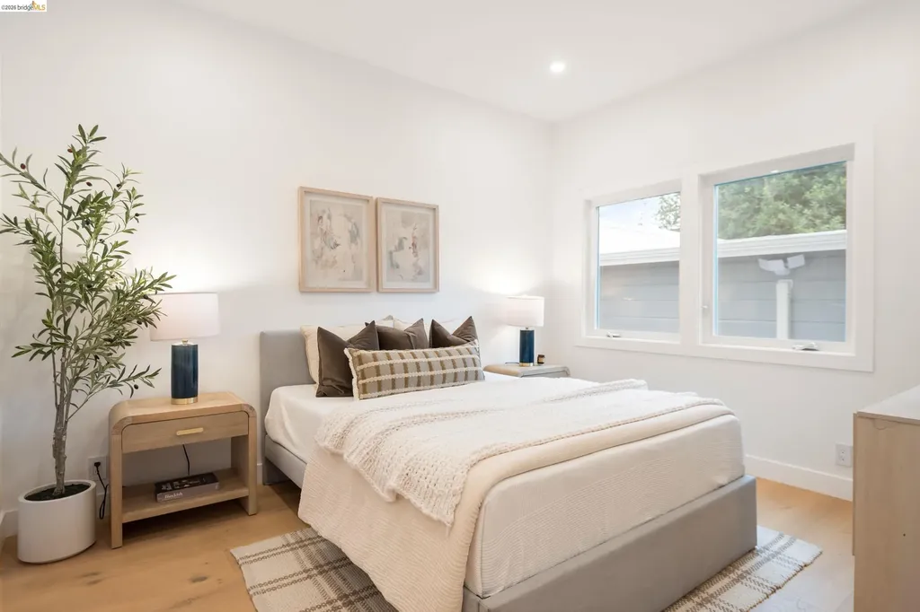 2516 Calhoun Street Alameda CA 94501