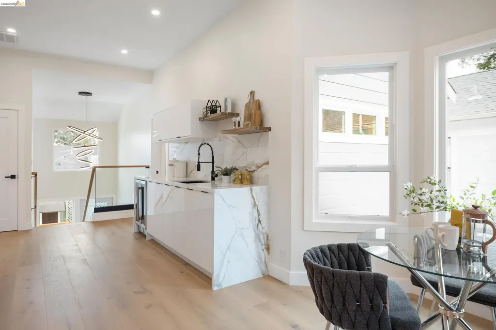 2516 Calhoun Street Alameda CA 94501