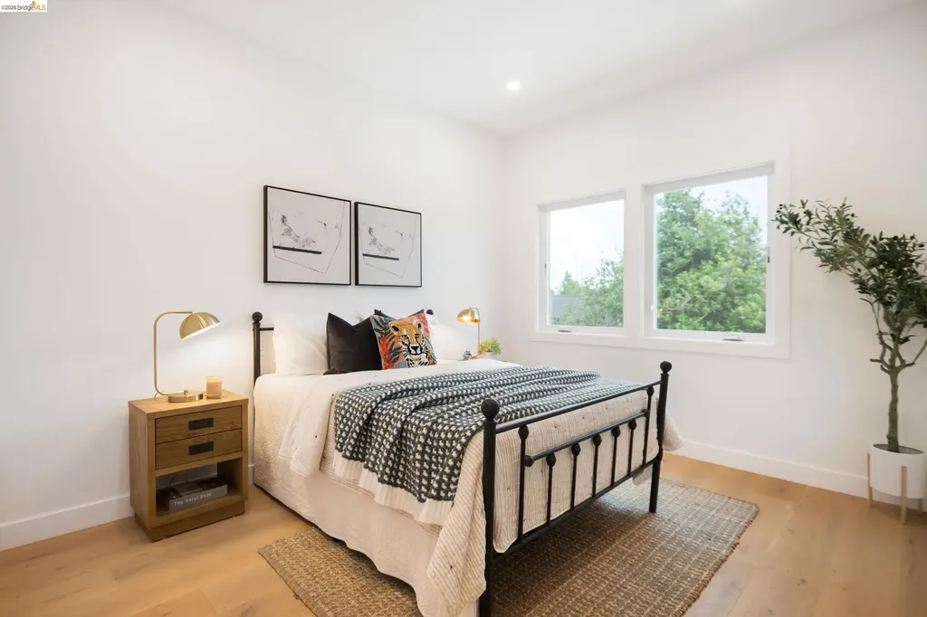 2516 Calhoun Street Alameda CA 94501