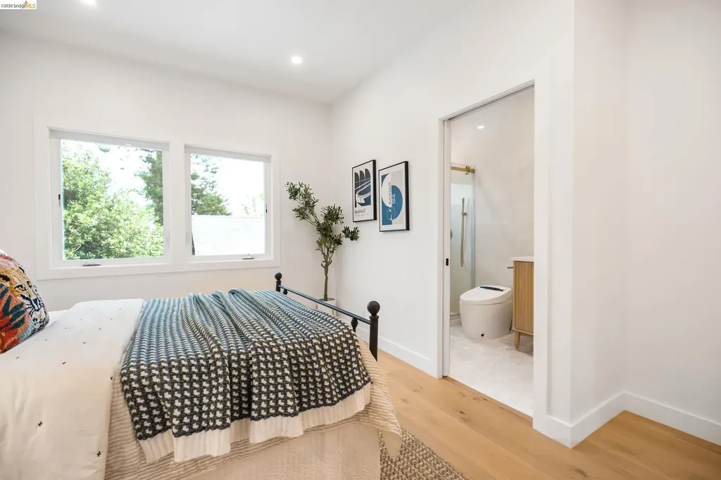 2516 Calhoun Street Alameda CA 94501