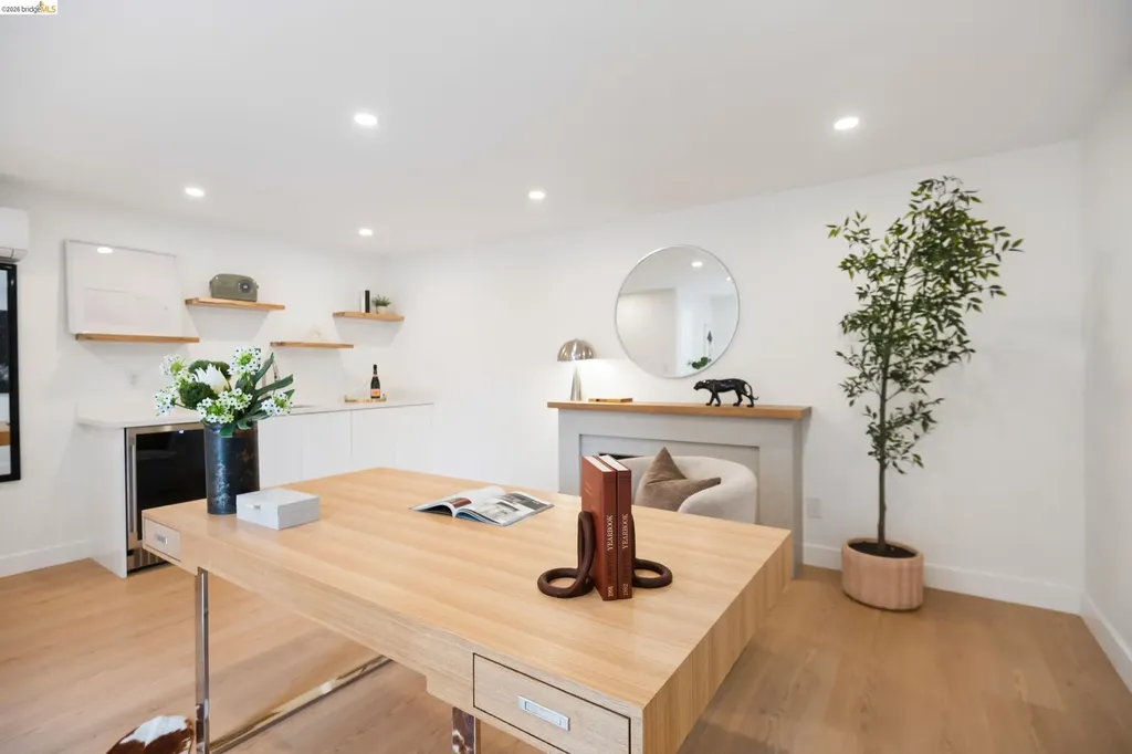 2516 Calhoun Street Alameda CA 94501