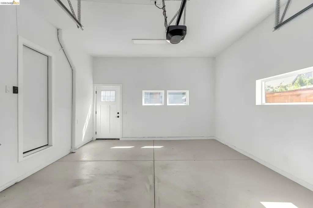 2516 Calhoun Street Alameda CA 94501