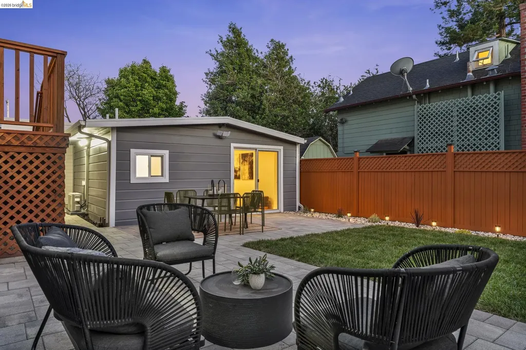 2516 Calhoun Street Alameda CA 94501