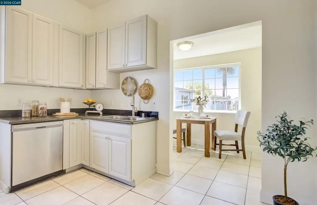 1522 Harmon Street Berkeley CA 94703