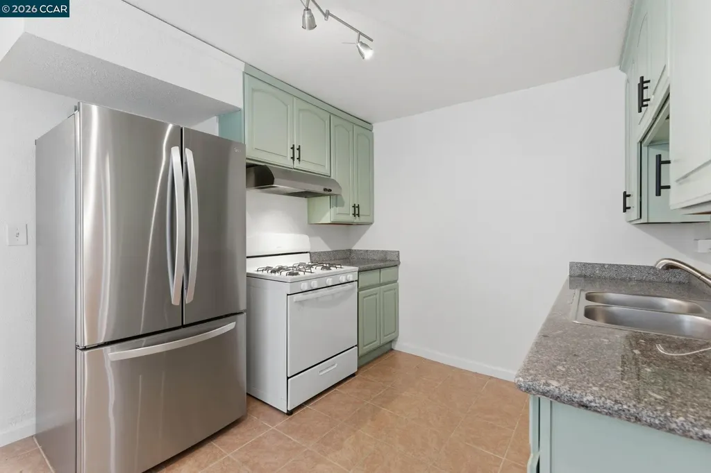 1522 Harmon Street Berkeley CA 94703