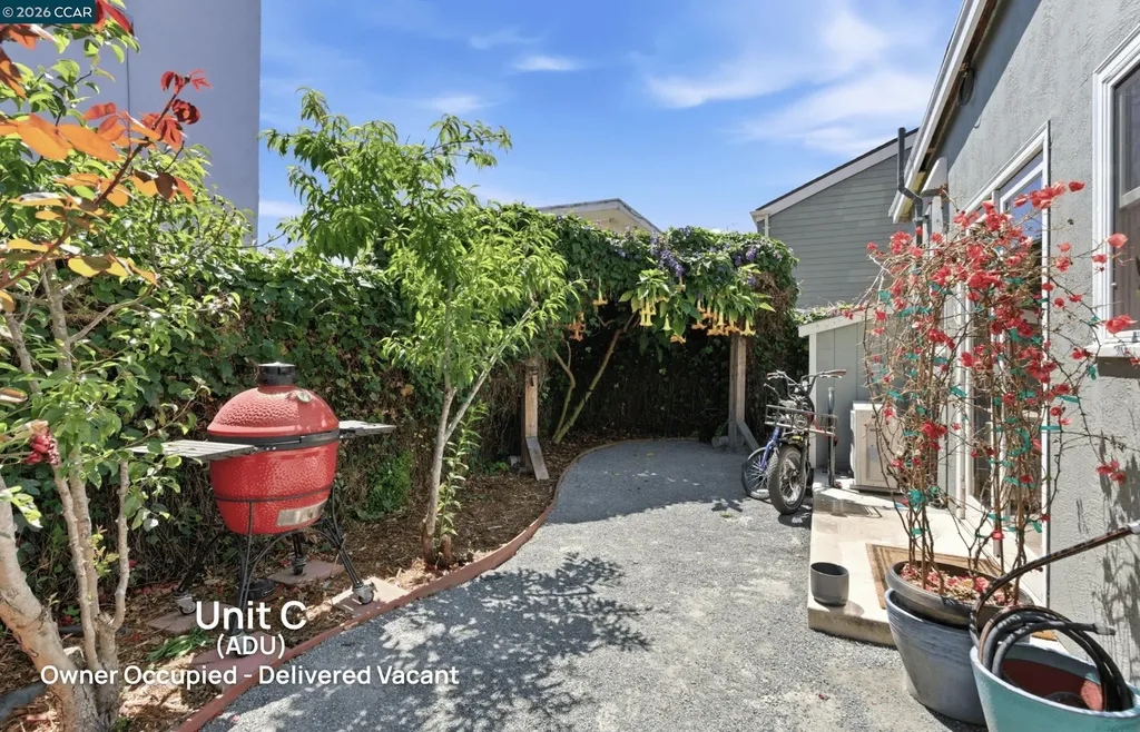1522 Harmon Street Berkeley CA 94703