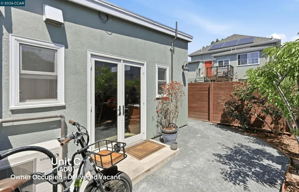 1522 Harmon Street Berkeley CA 94703