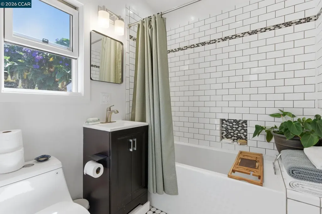 1522 Harmon Street Berkeley CA 94703