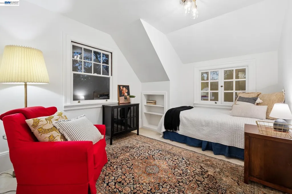 811 Grand Street Alameda CA 94501