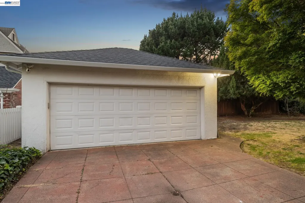 811 Grand Street Alameda CA 94501