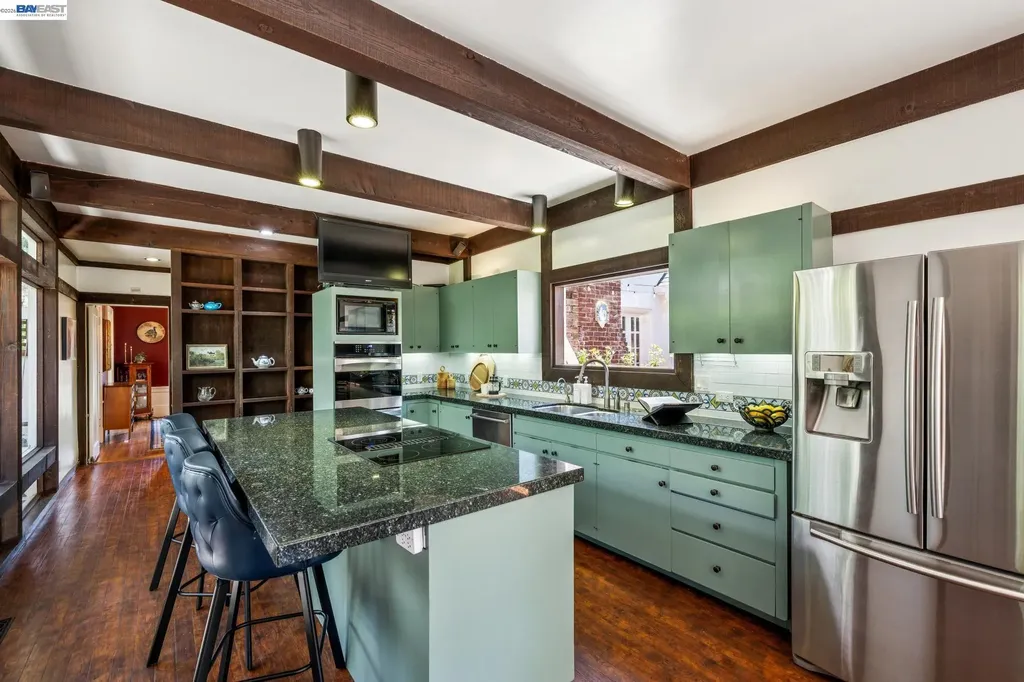 811 Grand Street Alameda CA 94501