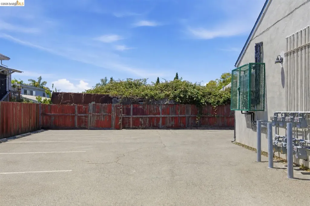 2207 Bonar Street Berkeley CA 94702