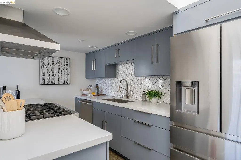 73 Sumner Street San Francisco CA 94103