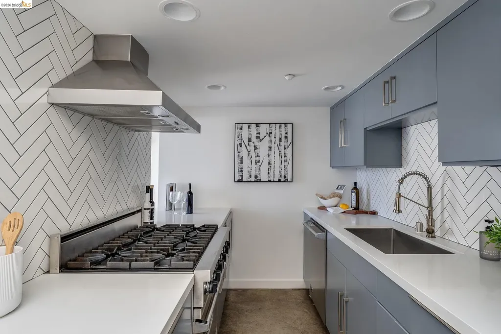 73 Sumner Street San Francisco CA 94103