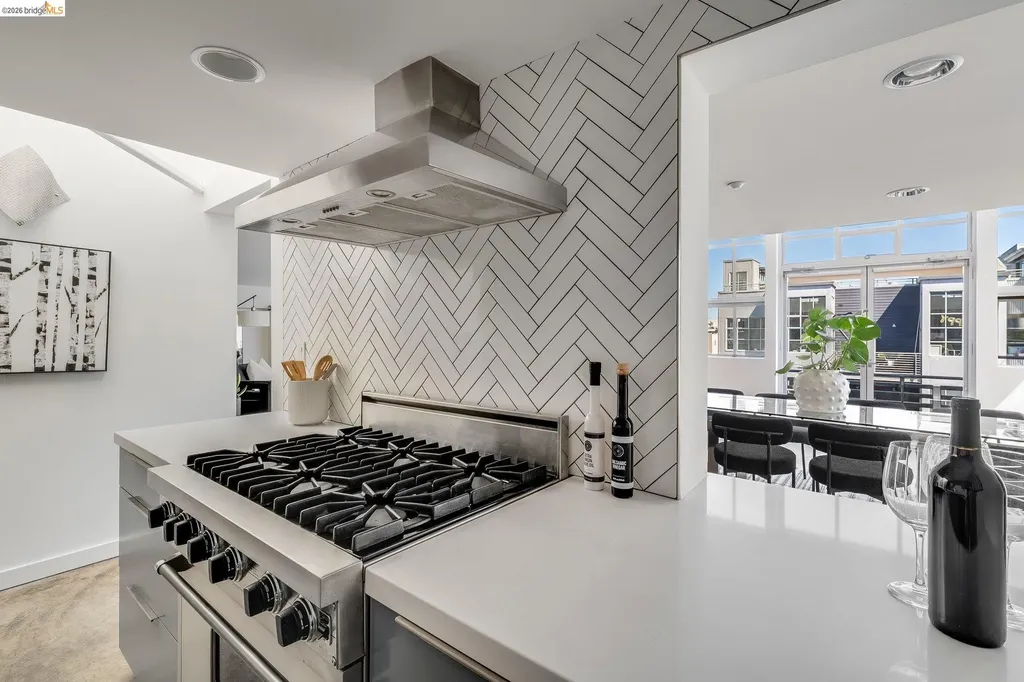 73 Sumner Street San Francisco CA 94103