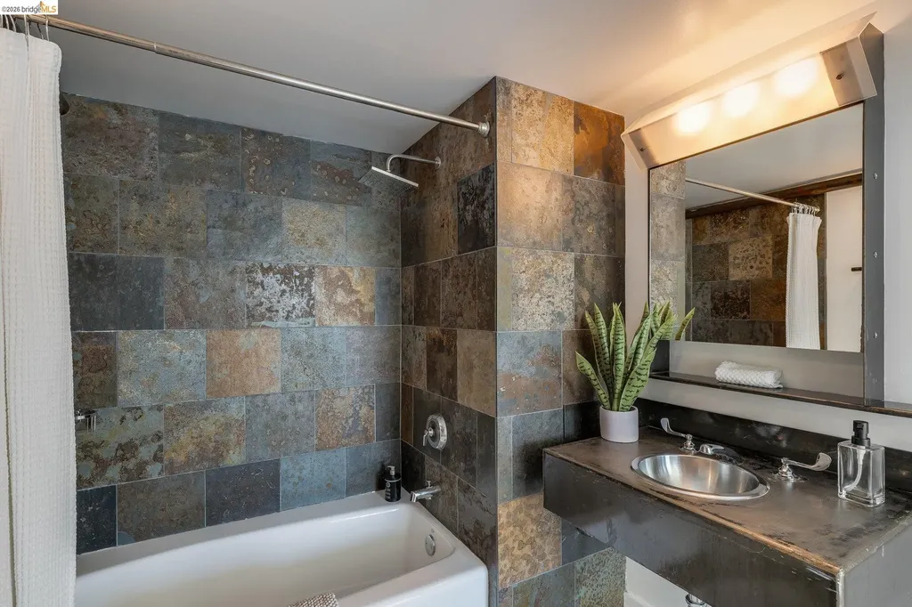 73 Sumner Street San Francisco CA 94103