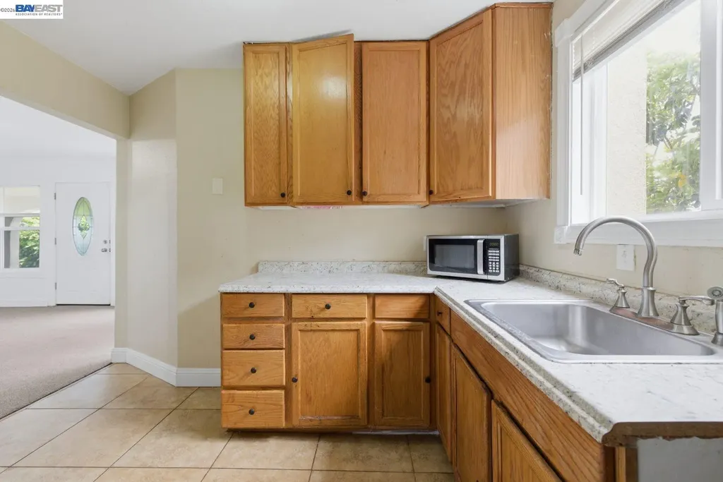 242 Kendall Avenue Crockett CA 94525