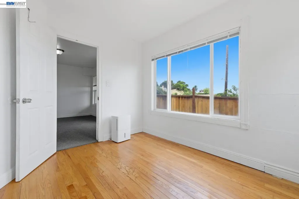 242 Kendall Avenue Crockett CA 94525