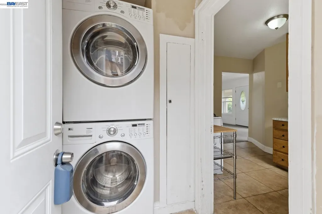 242 Kendall Avenue Crockett CA 94525
