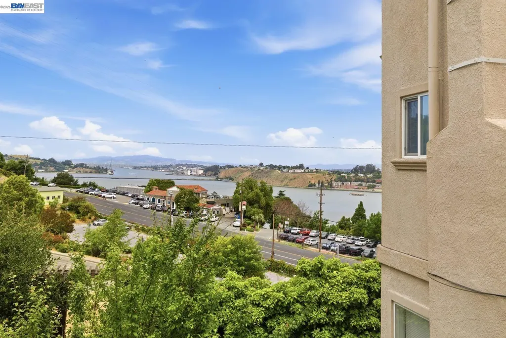 242 Kendall Avenue Crockett CA 94525