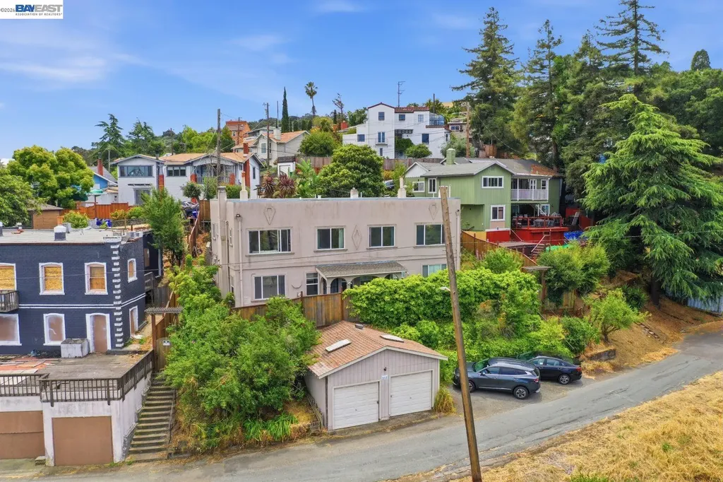 242 Kendall Avenue Crockett CA 94525
