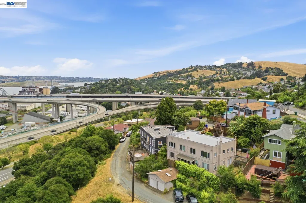 242 Kendall Avenue Crockett CA 94525