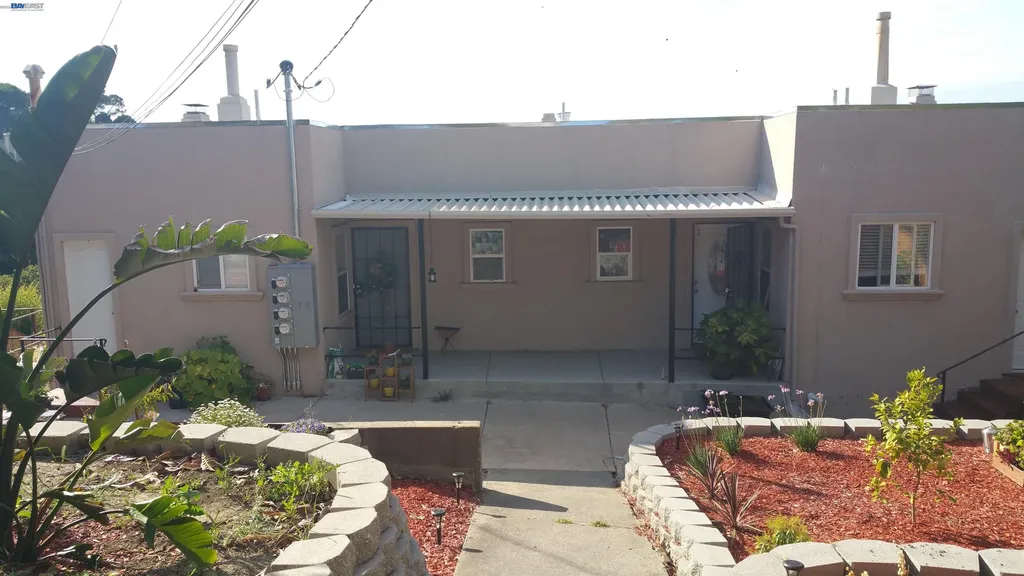 242 Kendall Avenue Crockett CA 94525