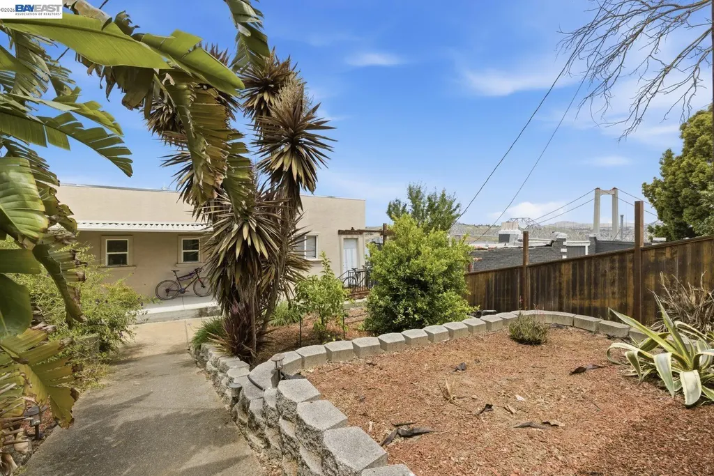 242 Kendall Avenue Crockett CA 94525