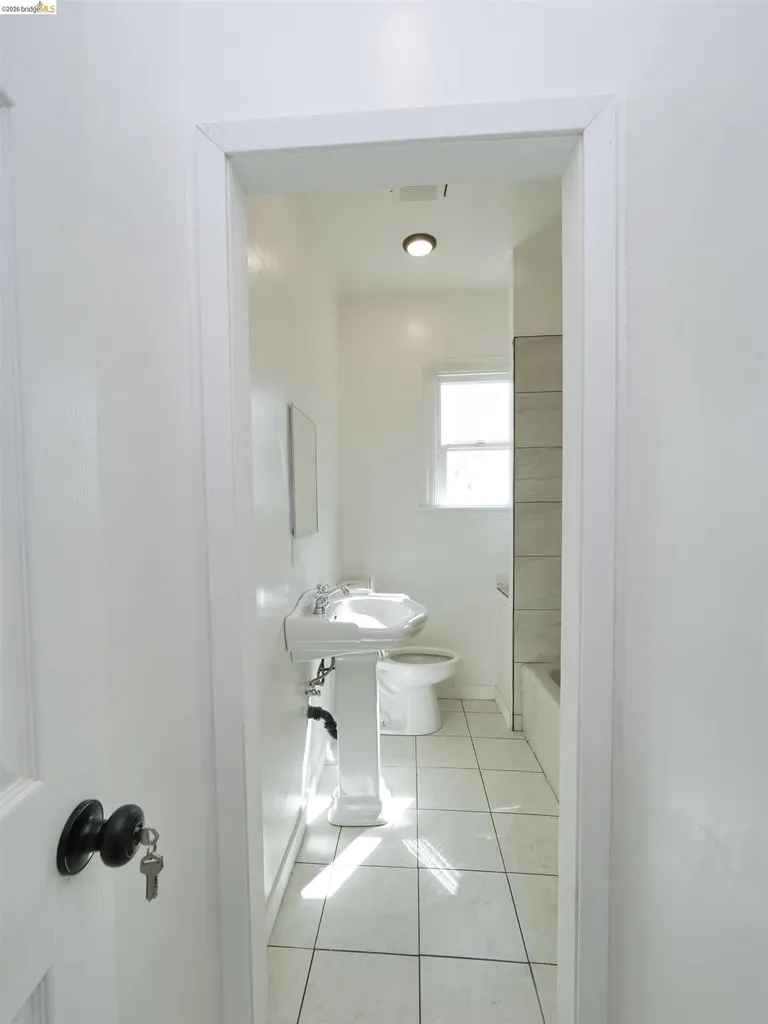 1475 70th Avenue Oakland CA 94621