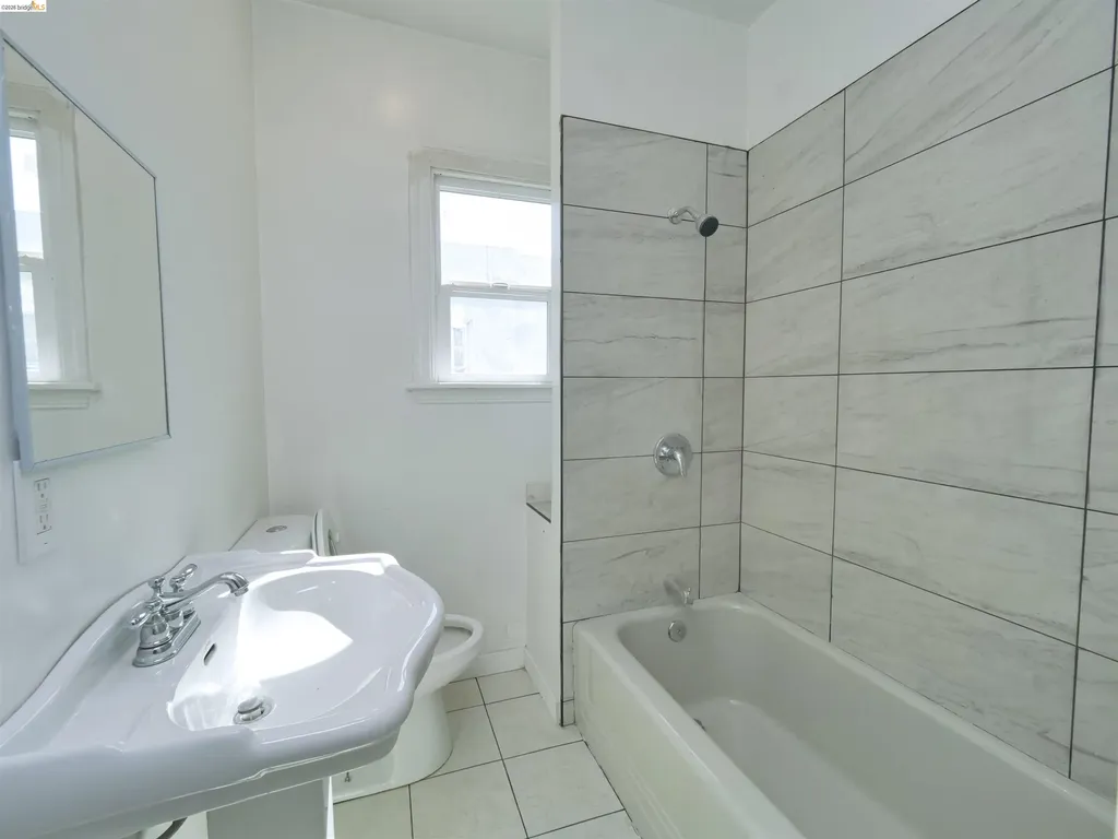 1475 70th Avenue Oakland CA 94621