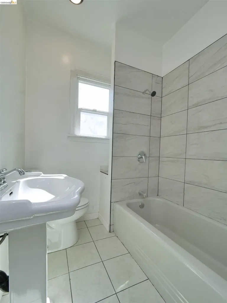 1475 70th Avenue Oakland CA 94621